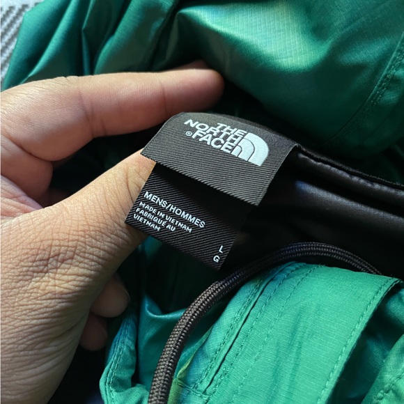 THE NORTH FACE GREEN WINDBREAKER SIZE L (NO FLAWS!) - Picture 3 of 3